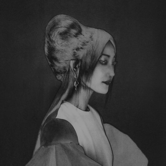 Hinako Omori - stillness, softness...